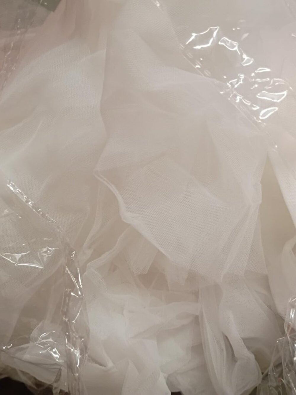 Wedding Veil Ruffled Edge Tulle Two tier - Picture 2 of 7